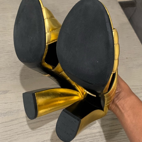 SOLD - Gucci Sandals 40 - Picture 8 of 8